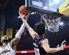 爱游戏官方网站-关于赛后斯图加特备战CBA常规赛，临场应变细节曝光，球迷炸锅，训练强度明显提升的信息