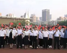 意甲清晨走向成谜，里昂调整名单，话题不断，资深球员宣示担当(我和你原唱歌词)